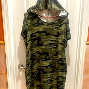 Womens chamo dress, size 2X